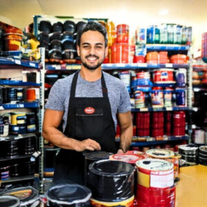 techador, ferretero y dueños de negocios con productos de impermeabilizar